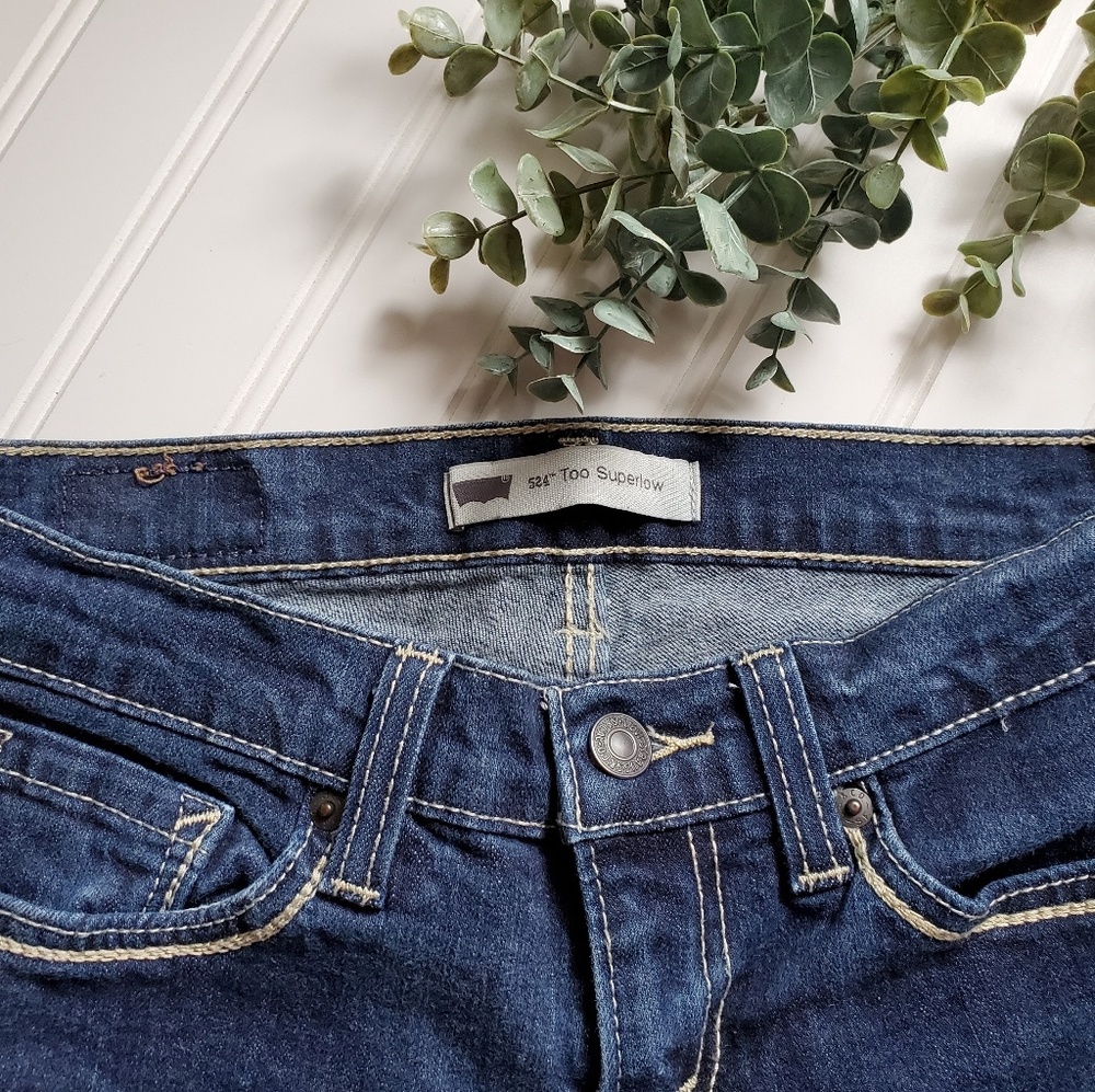 Levi's - Picture 3 of 4